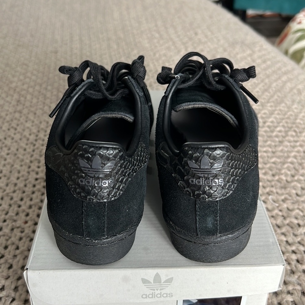 Custom Adidas - Picture 3 of 5